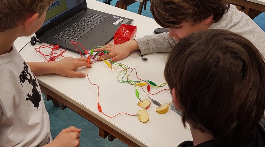 OpenLab-spécial-makey-makey-MJC-des-arts-de-Blagnac