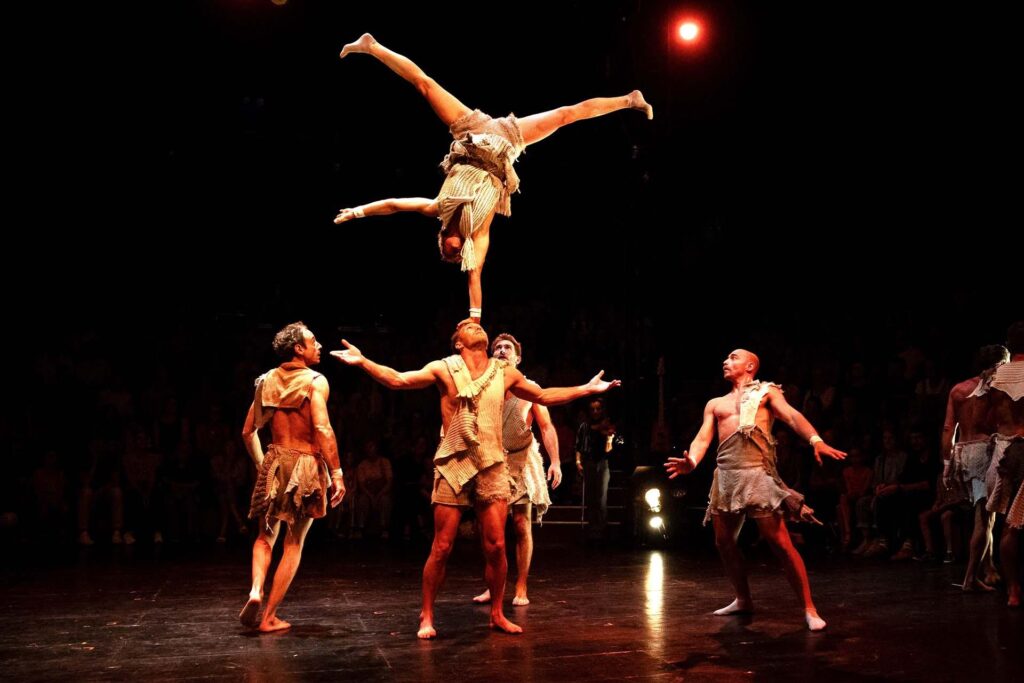 Ostinato (Cirque) - Cie Akoreacro